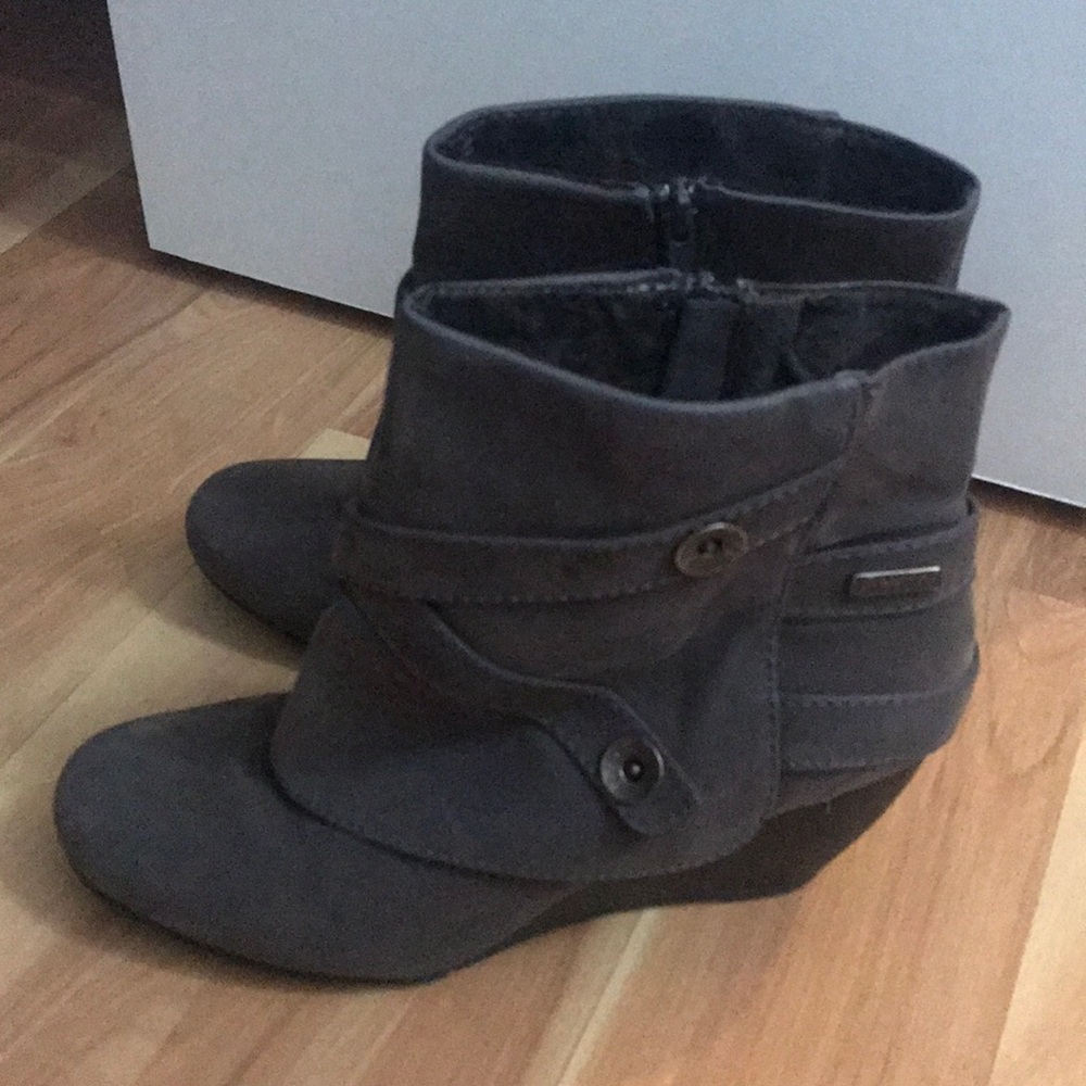 Blowfish Booties